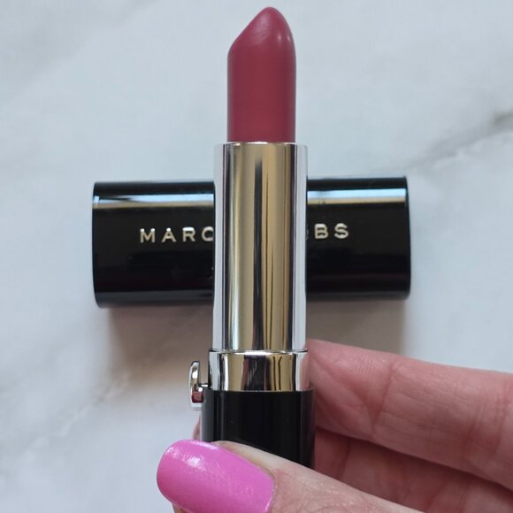 Marc Jacobs KISS KISS BANG BANG Lip Creme Lipstick (0.12 oz./Full Size) - Picture 6 of 7